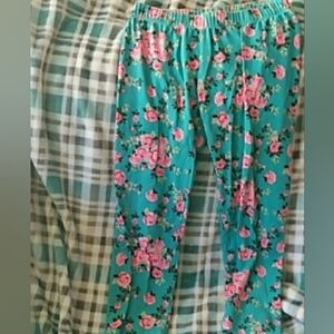 No Boundaries Crop Leggings floral and colorful JUNIORS